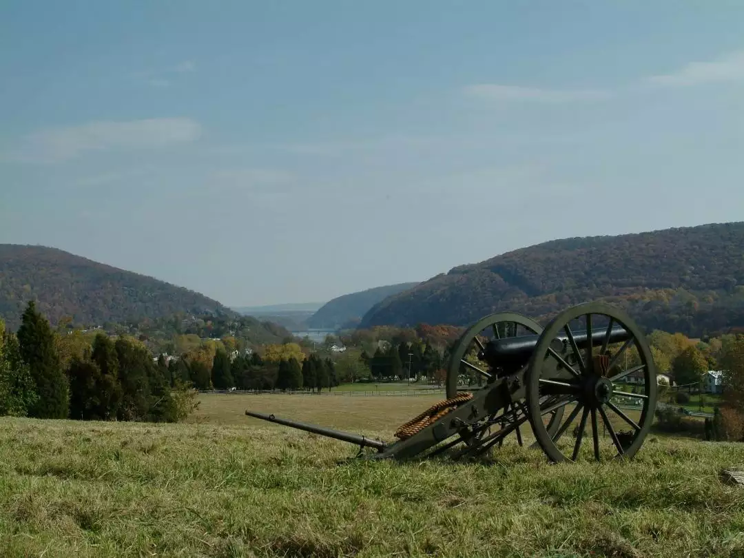 Harpers Ferry WV image by David Mark from Pixabay